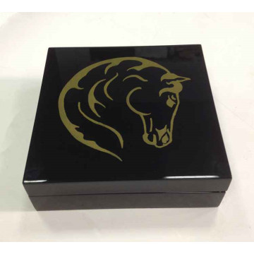 Черная глянцевая деревянная упаковочная коробка для ювелирных изделий